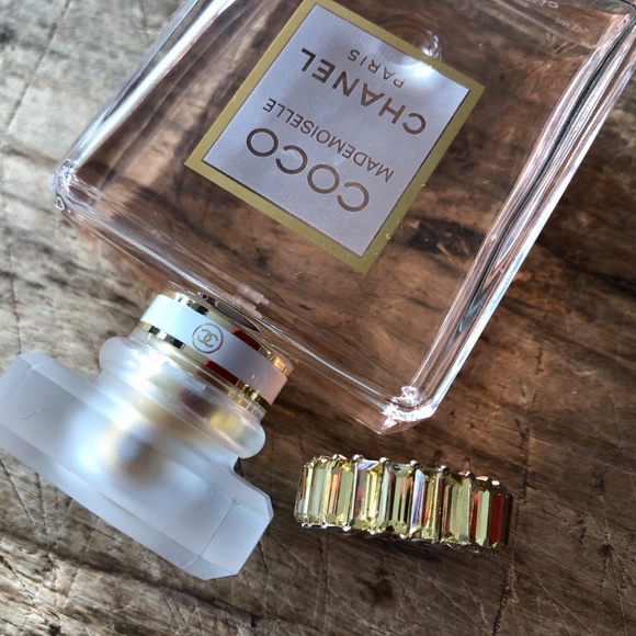 BaubleBar Yellow Rhinestone Ring size 9 - Picture 2 of 3